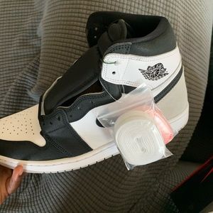 Jordan 1 Retro High OG “Bleached Coral”